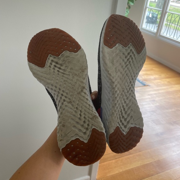 Nike Epic React Flyknit 2 Men's Size 10.5 Black - Picture 6 of 6